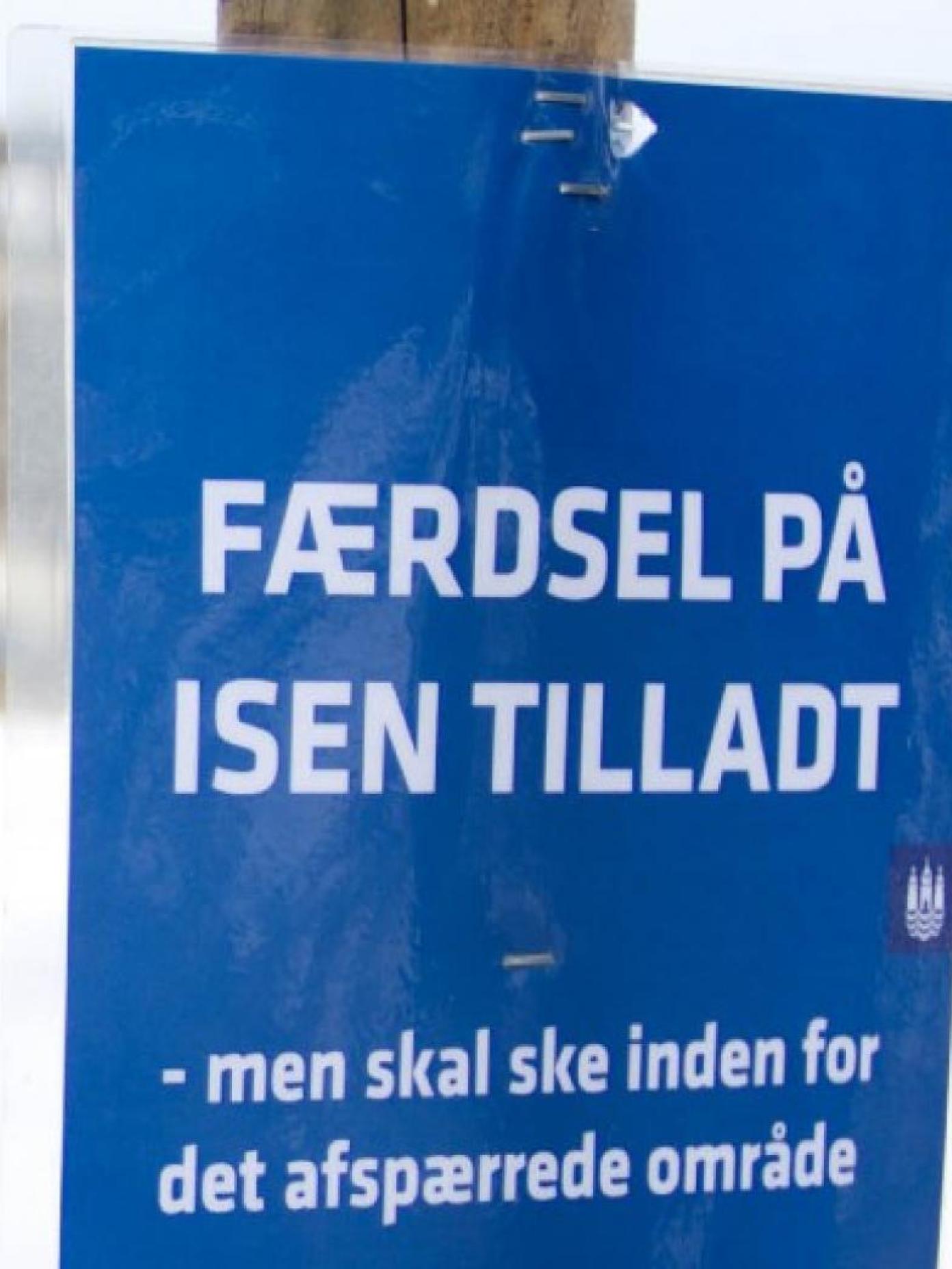 Vi sætter skilte ved søerne, når færdsel er tilladt på isen.